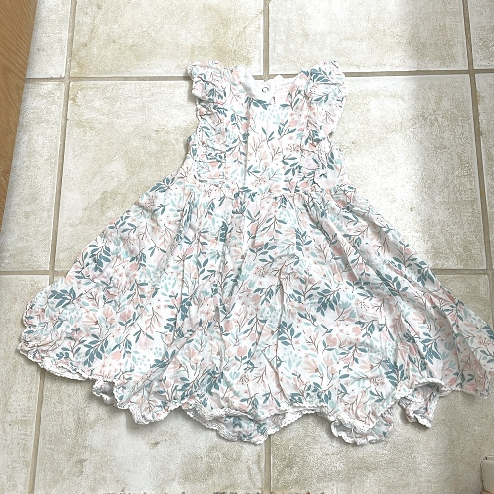 Floral sleeveless dress size 3T